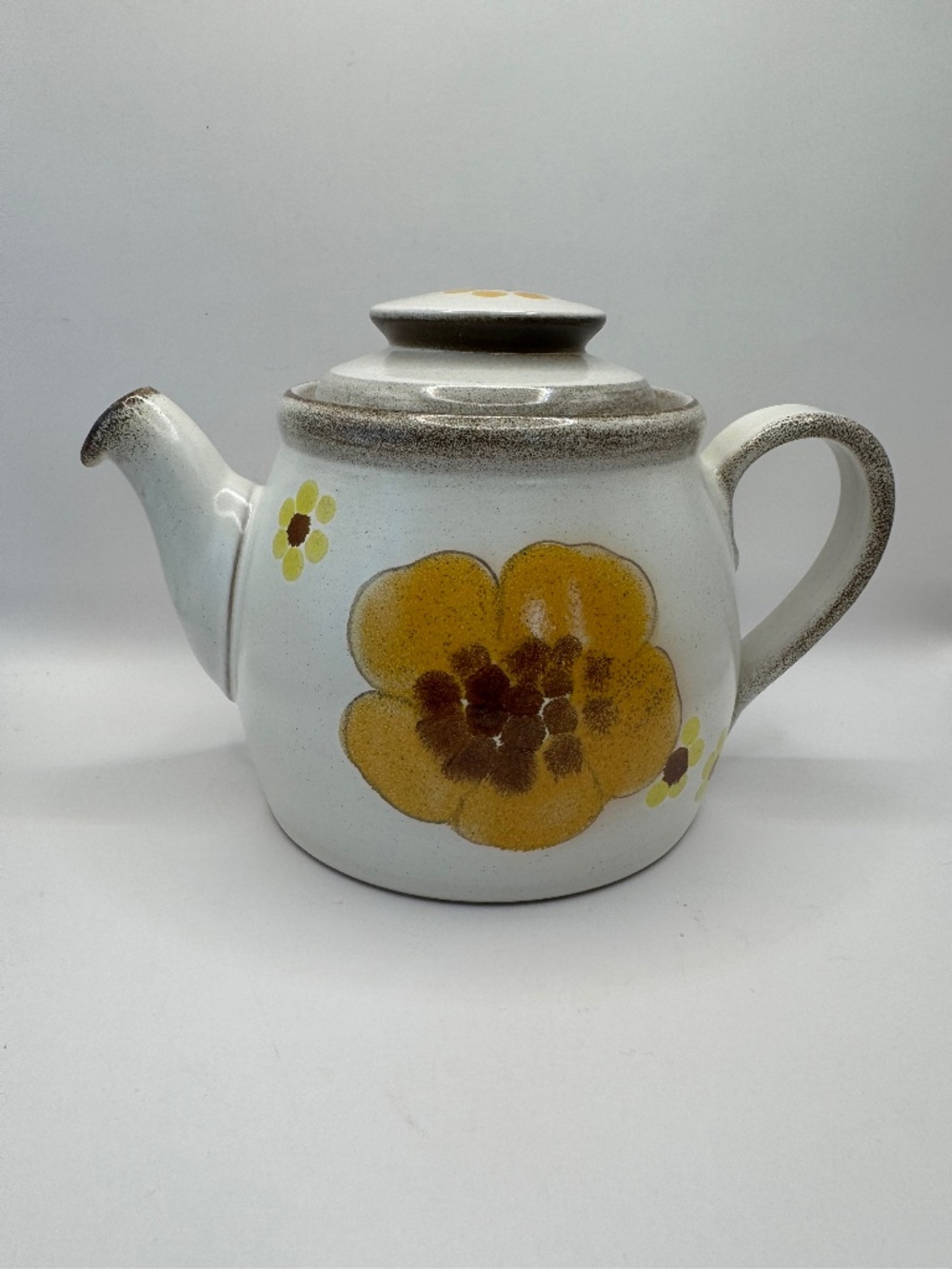 Denby Minstrel Teapot Vintage 2 Pint Teapot with Yellow Flowers